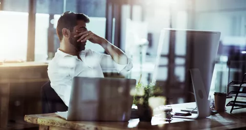 een man in burn-out
